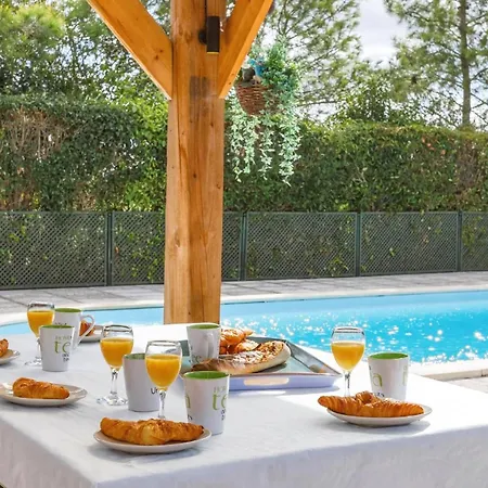 Vila De Lormeau By Cambieure